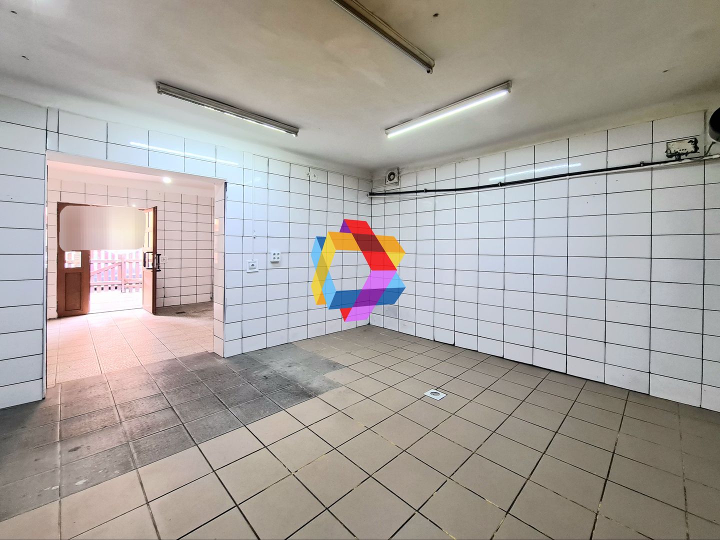 Spatiu comercial de închiriat Brasov - 138 mp # spatii-comerciale-brasov.ro - Poză 1