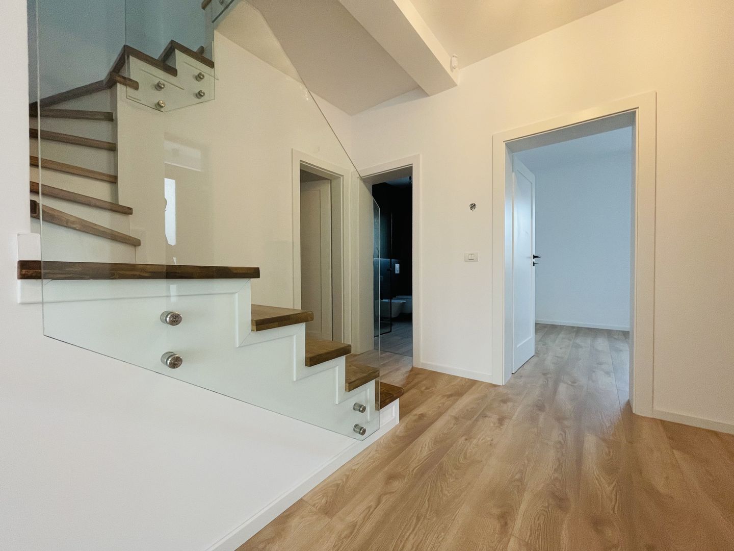 Duplex Ultramodern, impecabil executat | 4 dormitoare & 2 terase - Poză 26