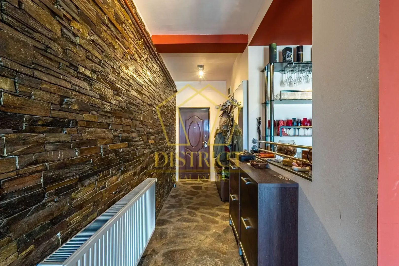 0% COM Apartament cu 3 camere, scara interioara, semineu | Favorit - Poză 12