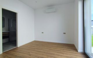 Vila Noua Tunari | 6 Camere si 4 Bai - Poză 13