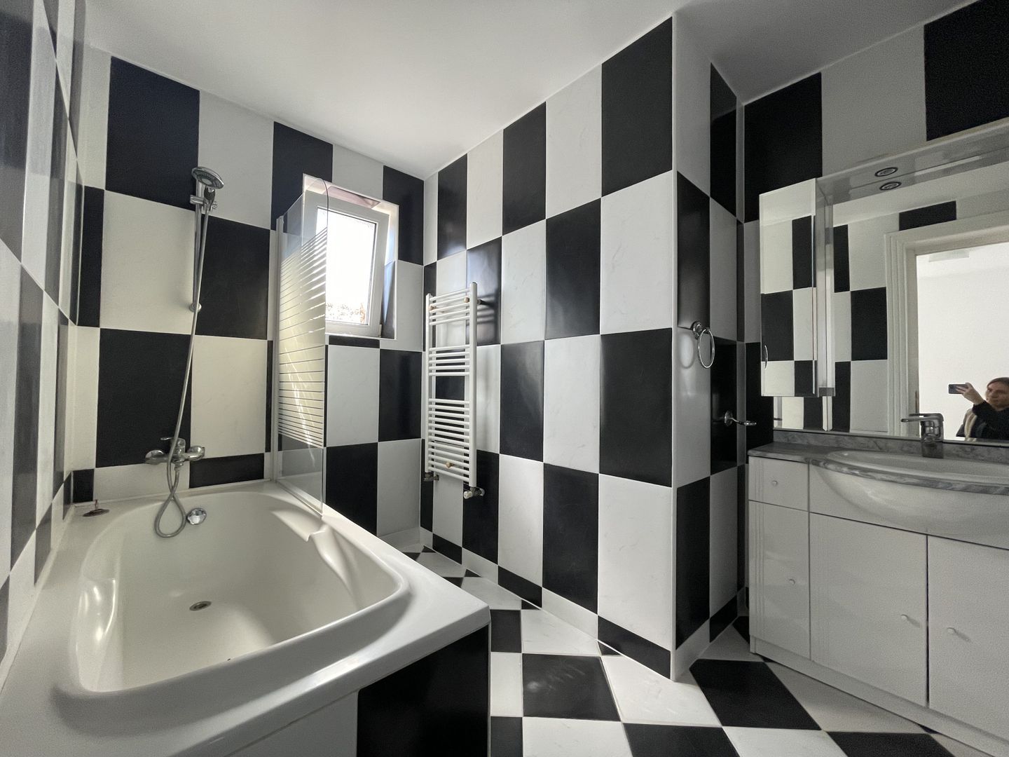 Vilă Individuală Spațioasă în Zona Iancu Nicolae - Poză 19