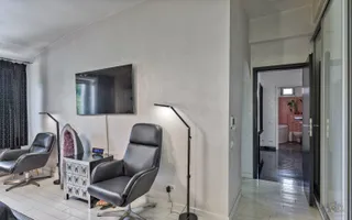 Vilă de arhitectură cu piscină, garaje și teren de 800 mp - Poză 28