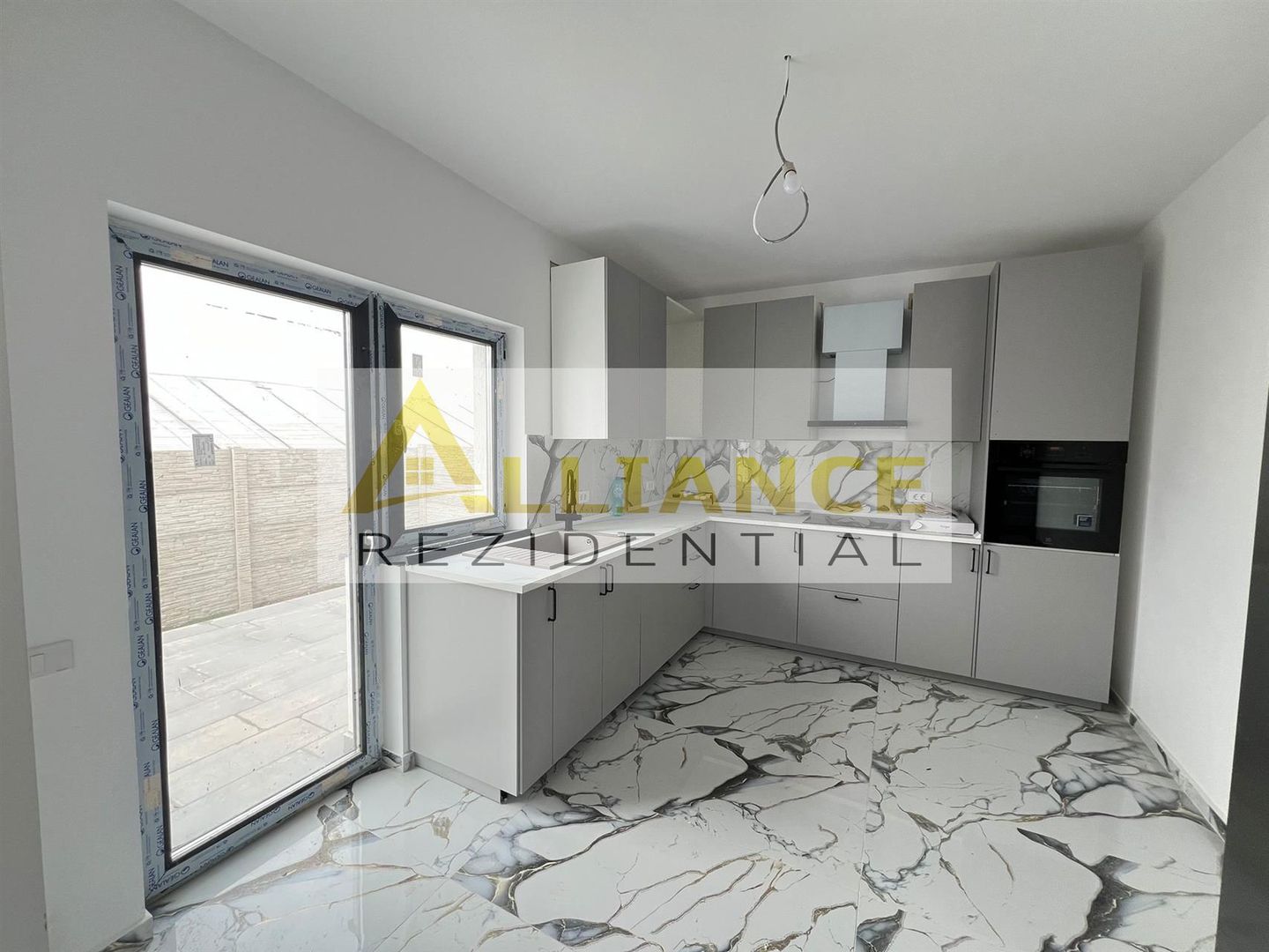 Casa Individuala P+M - 4 camere - Pompa de Caldura-Panouri Solare - Poză 1