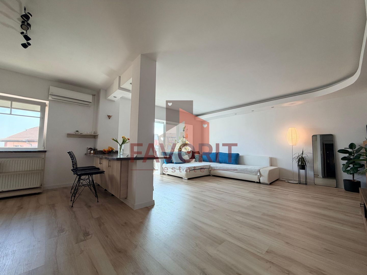 Apartament decomandat 4 camere | Shopping City - Poză 1