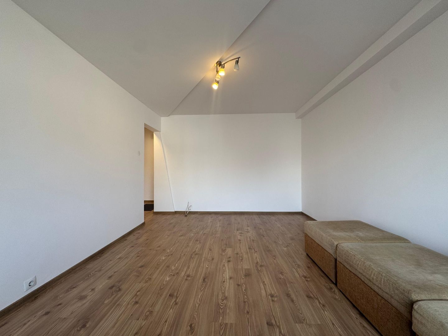 3 camere decomandat || Crângași || aproape de parc si de Lacul Morii - Poză 4