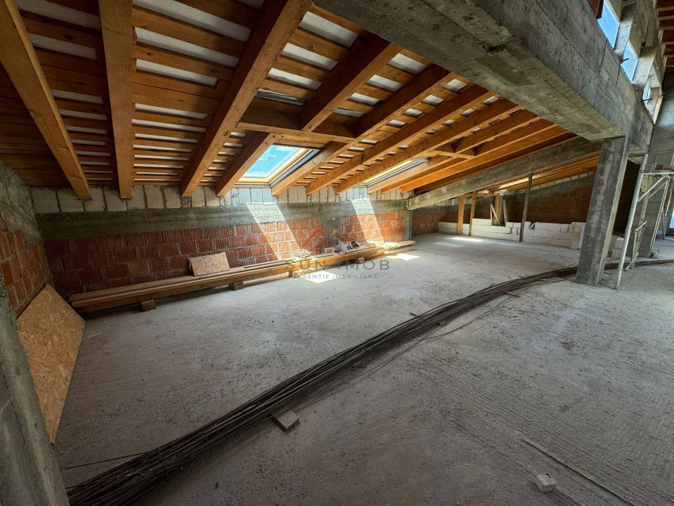 Vila deosebita, D+P+E+M, nefinalizata, 10 camere,2838m2, negociabil - Poză 18