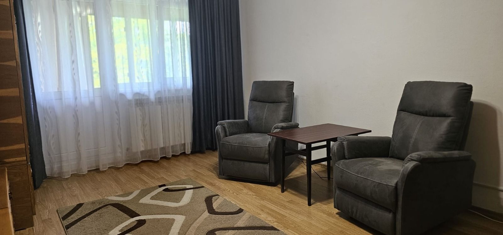 De inchiriat apartament cu 2 camere, etaj 4/4 Piata Centrala, 360 euro - Poză 9
