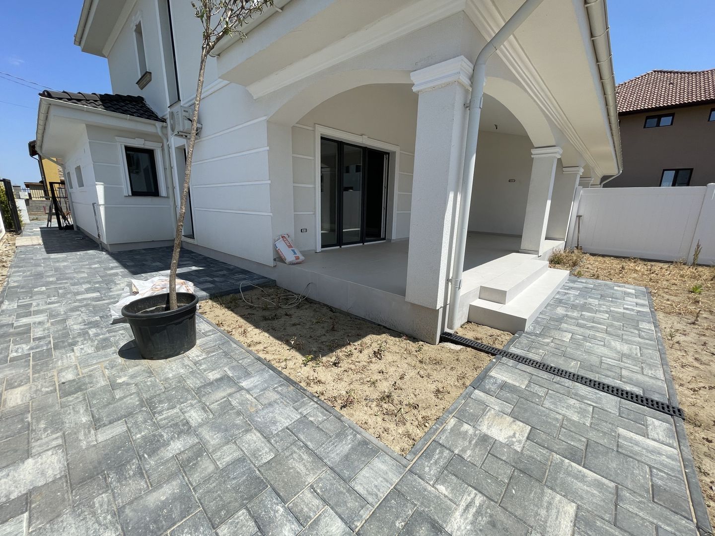 Duplex in Dumbravita cu garaj - Poză 1