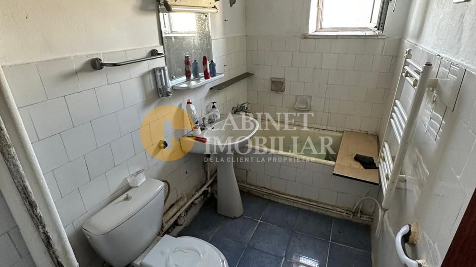 Apartament cu 3 camere decomandat, 2 bai, etaj intermediar - Gara - Poză 4