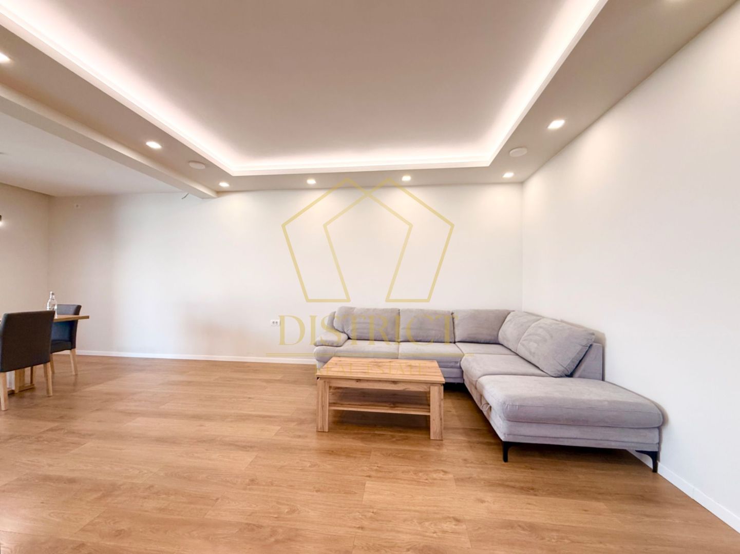 Duplex deosebit cu 5 camere | Garaj + beci | Dumbravita - Poză 2