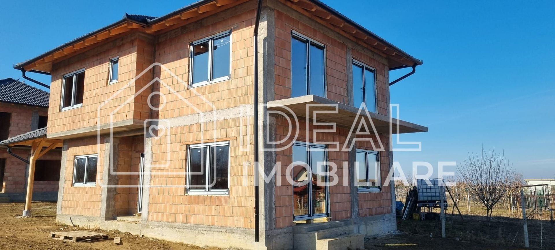 Casa Individuala cu 450 mp de curte si Carport, in Poplaca - Poză 3