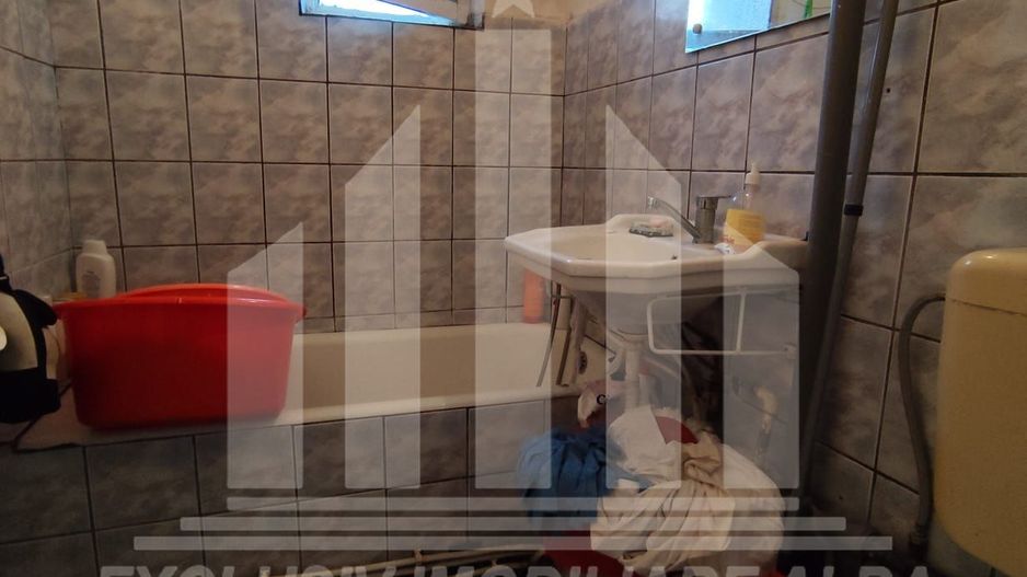 Apartament 4 camere decomandate | 2 bai | 2 balcoane | 77 mp | Cetate - Poză 9