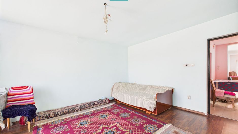 Casă P+E+M în zona Mehala pe arteră principală - Poză 11