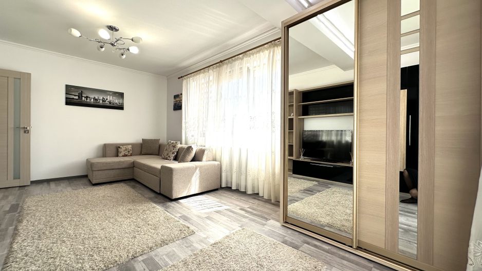 Apartament cu 2 camere  zona Coresi cu loc de parcare acoperit - Poză 4