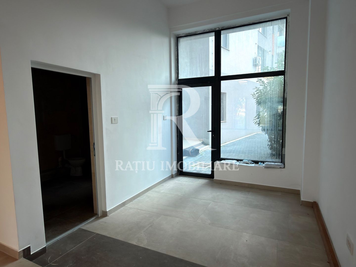 Spațiu comercial de închiriat | Ultracentral | Oradea - Poză 7