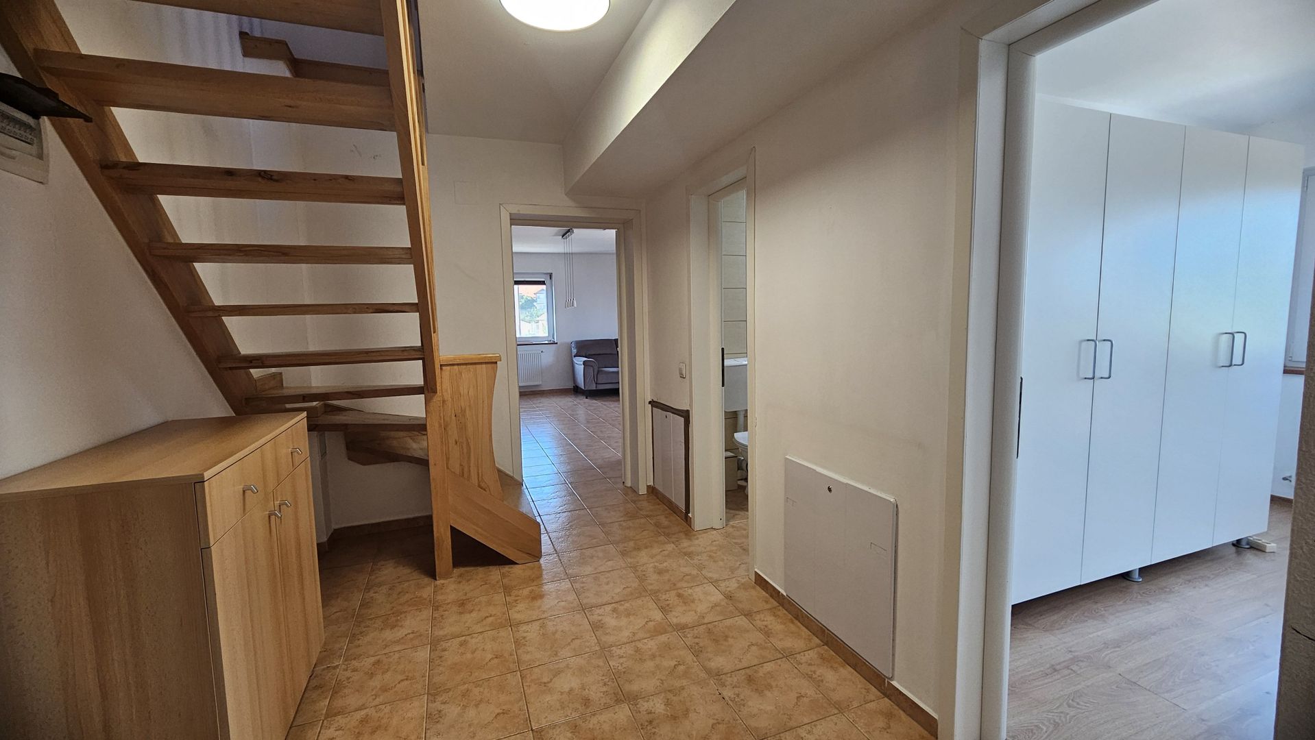 Apartament de inchiriat 6 camere 179 mp Etaj 2 + mansardă - Poză 6