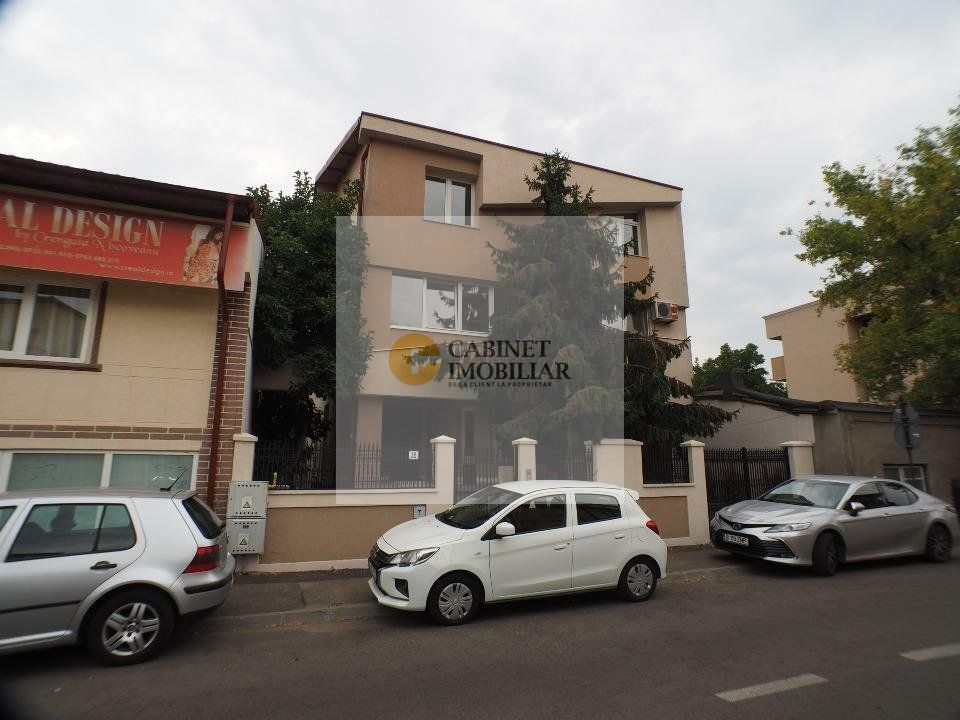 Vilă Generoasă de Vânzare – Piața Domenii, Locație Excelentă - Poză 2