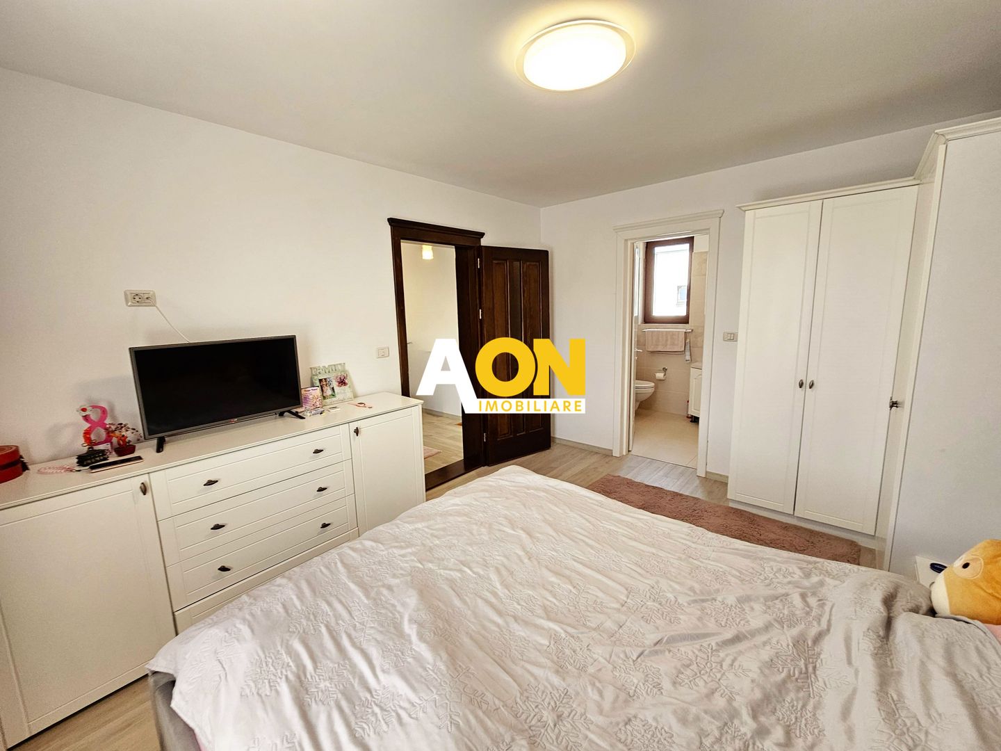 1/2 Duplex mobilat, utilat, 4 camere, pivnita, 200 mp teren - Poză 10