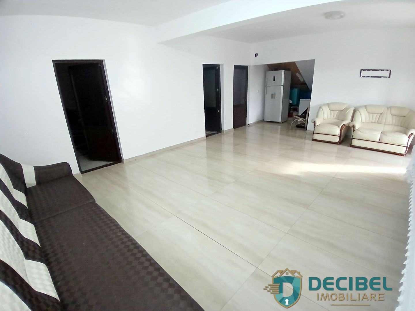 Vilă Spațioasă cu 6 camere, 234mp construiți, în Cartier Tineretului - Poză 5