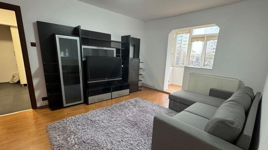 Apartament renovat 3 camere 2 dormitoare pivnita in zona Mihai Viteazu - Poză 2