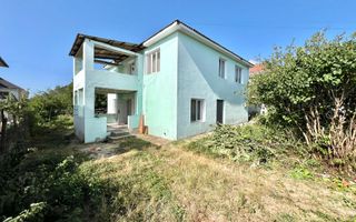 Casa în centrul or.Ialoveni - Poză 1