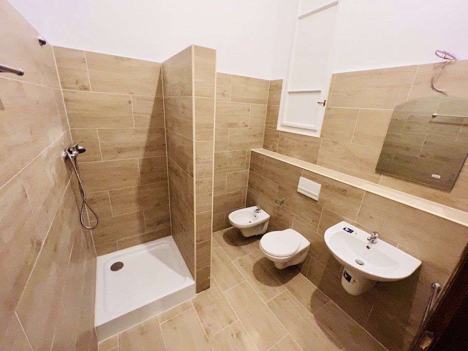 Apartment 3 bedrooms for rent P-ta Victoriei - Poză 7