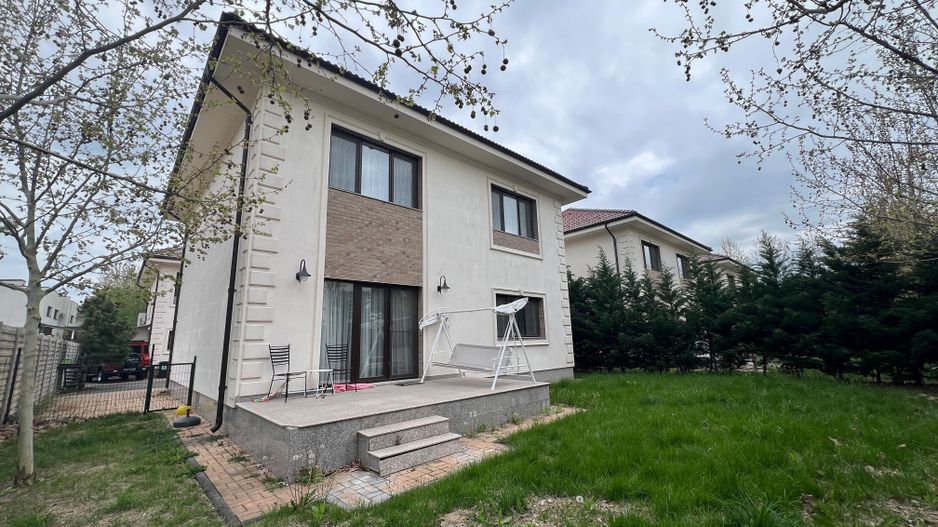 Vila individuala cu 5 camere Otopeni - Poză 1