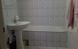 Apartament 3 camere parter cu balcon - Poză 4