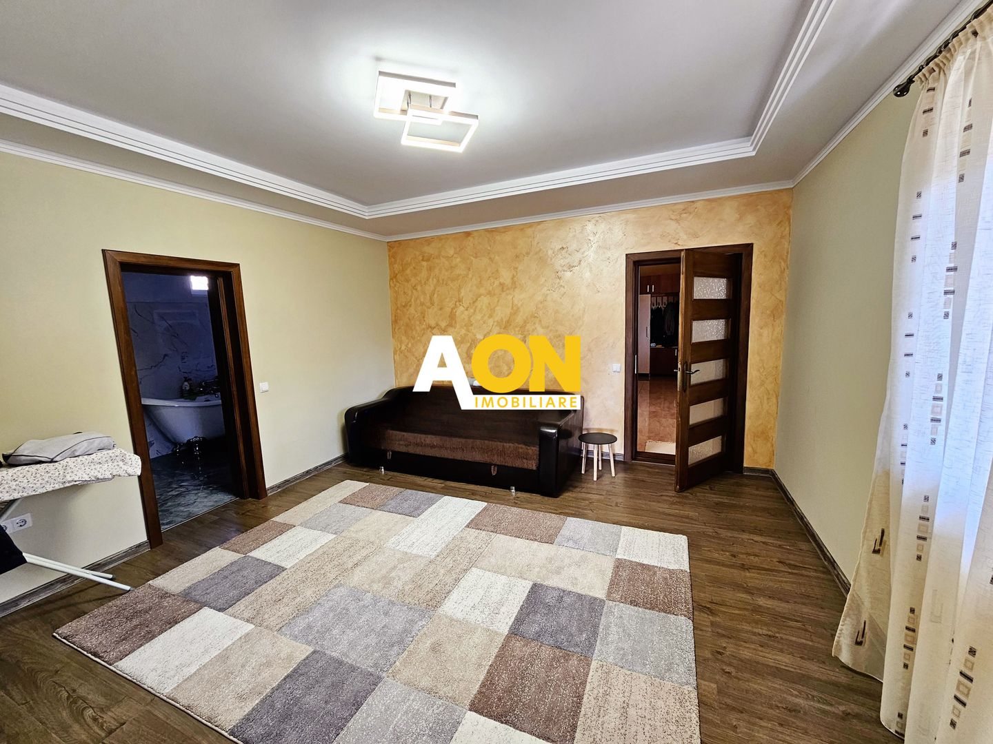 Casa renovata, 4 camere, 2 terase, mobilata, utilata, 568 mp teren - Poză 11