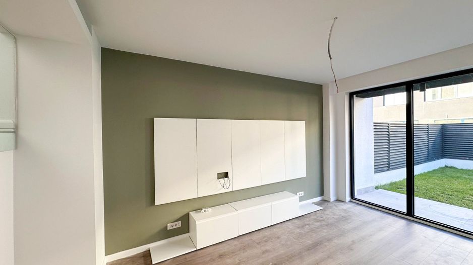 Vânzare Vila 5 camere, 214mp | Curte privată 85mp - Poză 1