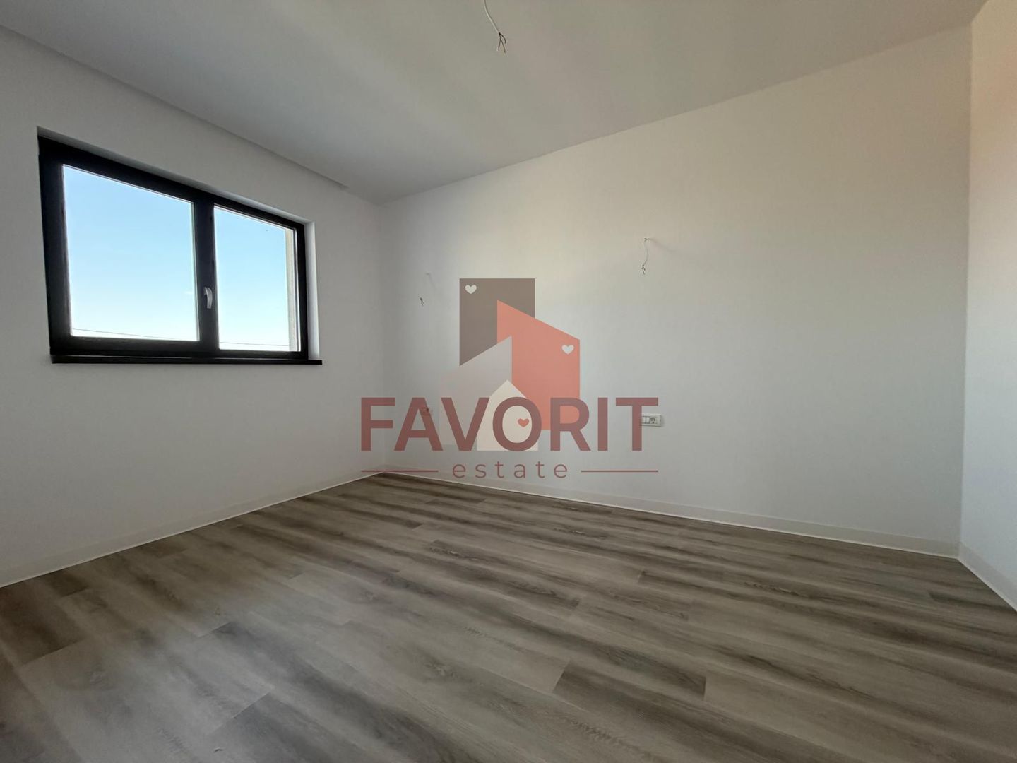 Duplex despartit | 5 camere | Garaj | Finisaje premium | 3 bai |Asfalt - Poză 11