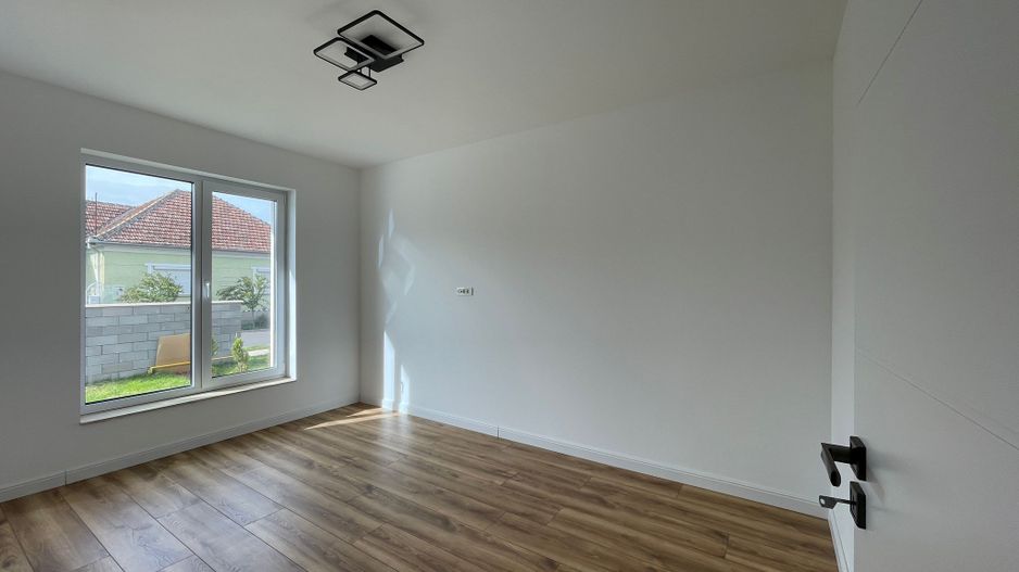 Duplex Parter-4 camere-SUPER POZITIE-Giarmata-Vii - Poză 4