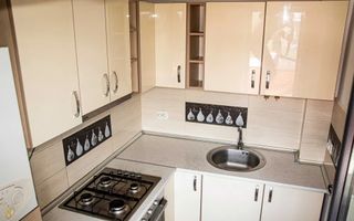 GARSONIERA GORJULUI, BLOC NOU, CENTRALA, BUCATARIE INCHISA, METROU - Poză 3