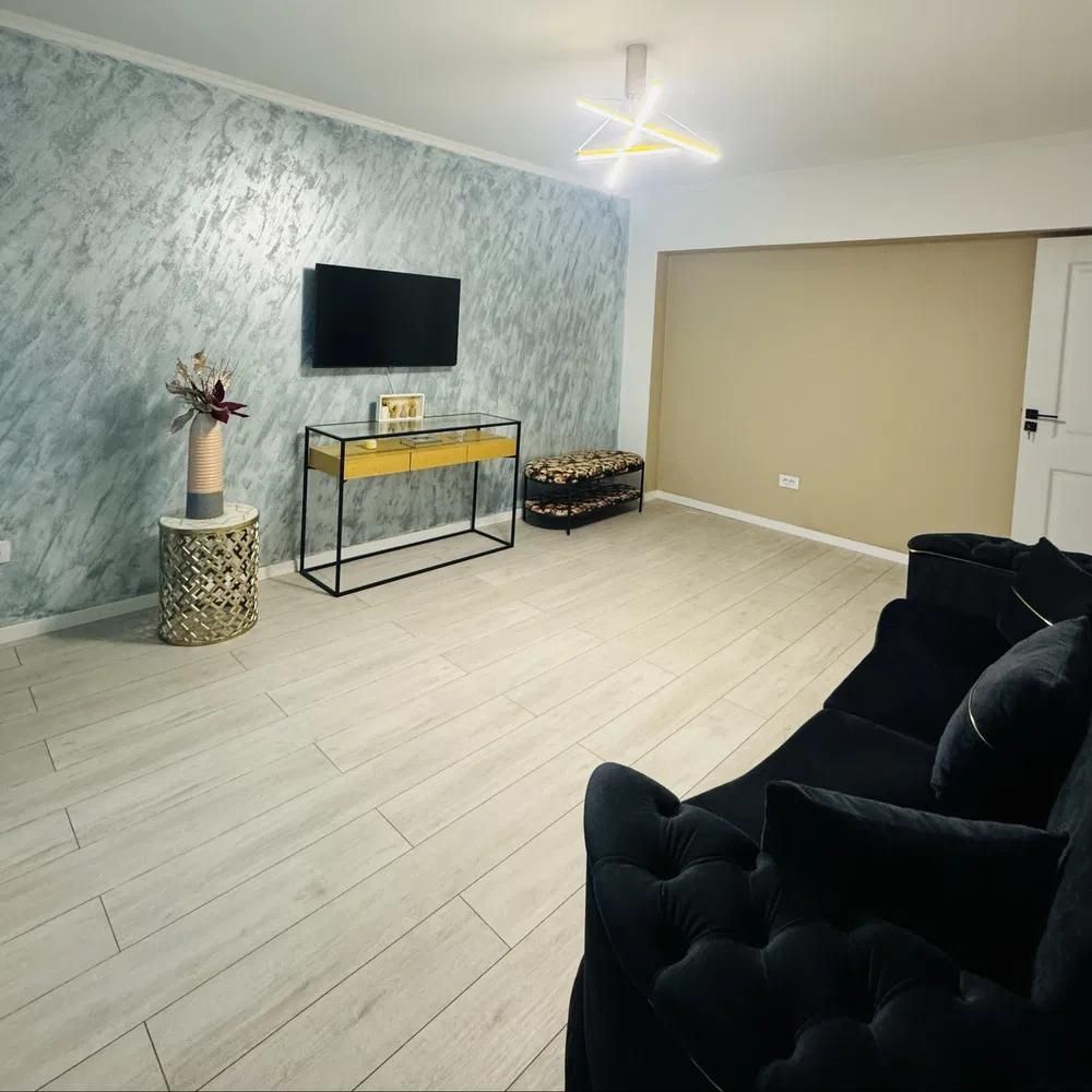 Apartament 3 camere, decomandate, mobilat și utilat, zonă ultracentrală; - Poză 2