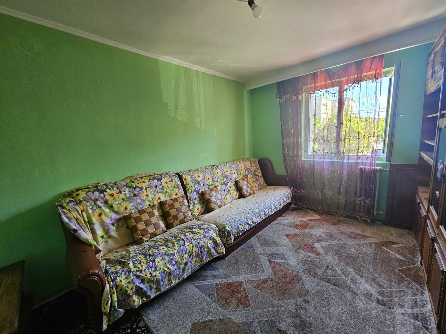 Apartament cu 2 camere, etaj 2, Razboieni - Poză 2