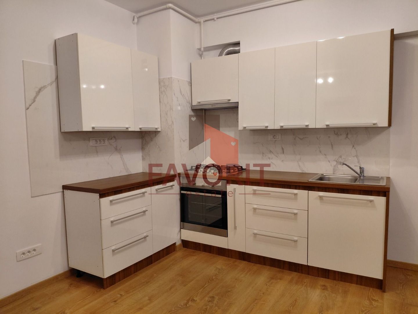 2 camere | etaj intermediar | centrala proprie | zona excelenta | - Poză 4
