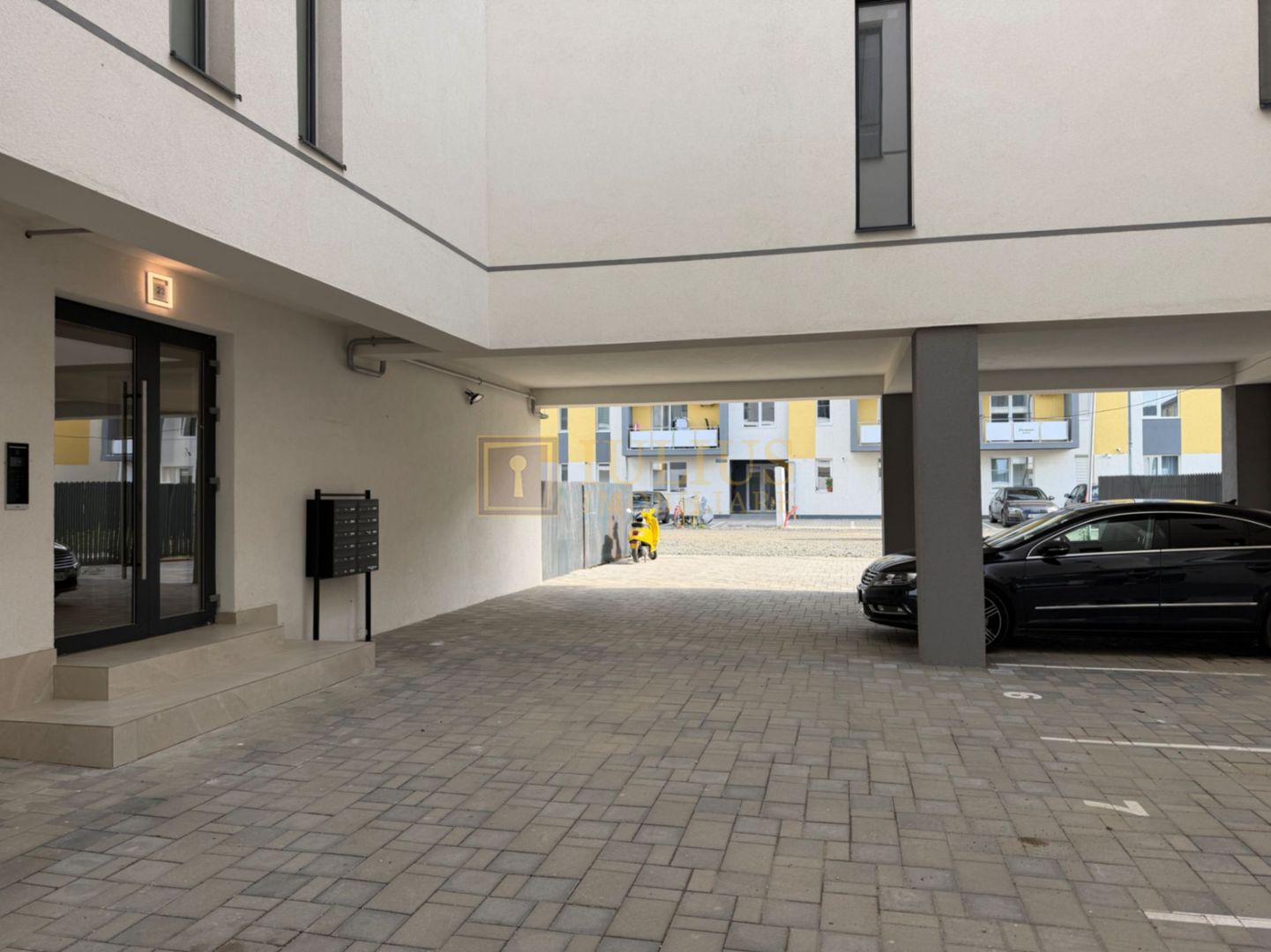 La prima închiriere, zona de sud, terasa proprie - Poză 21