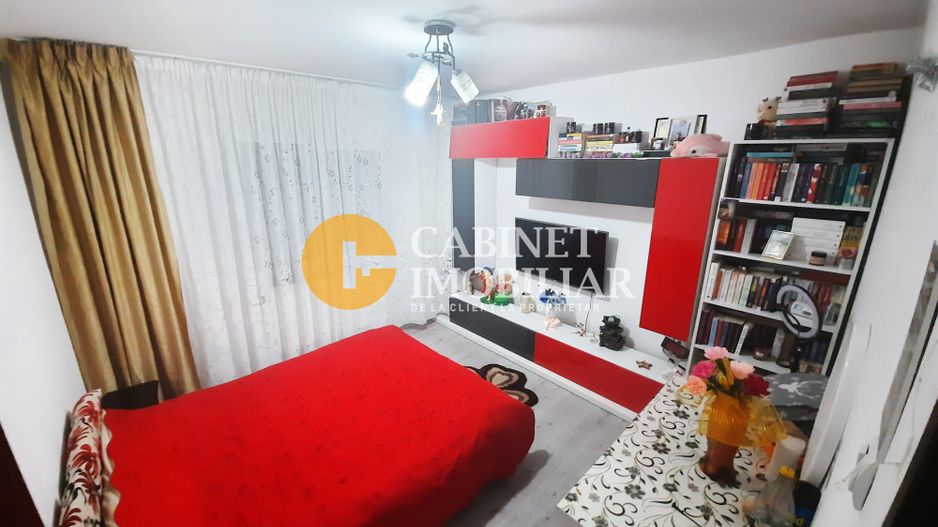 Dacia - Etaj Intermediar - 3 Camere Decomandat - Poză 1