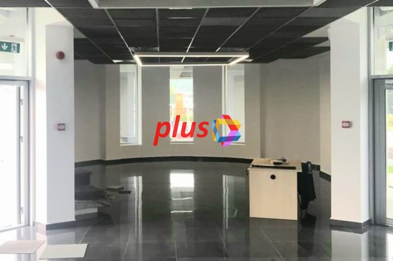 Showroom/birouri de închiriat Brasov- 60 mp cu ( utilități incluse in pret ) - Poză 1