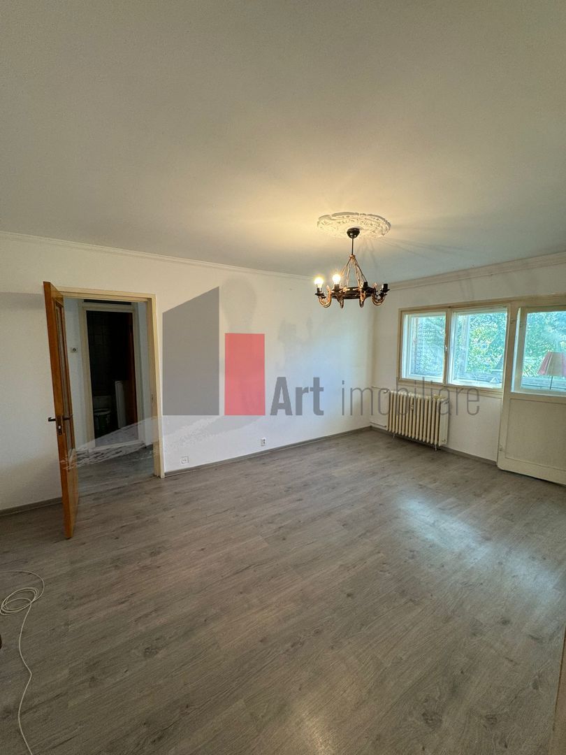 De vânzare – Apartament 3 camere, Sector 4 - Poză 3