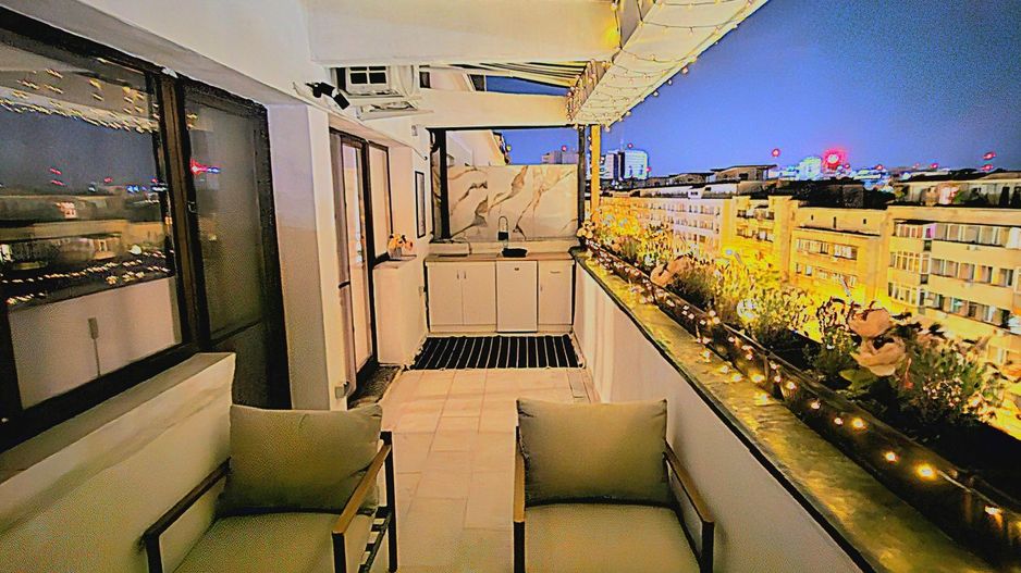 Apartament 4 camere ultracentral, renovat si mobilat, terasă spațioasă. - Poză 8