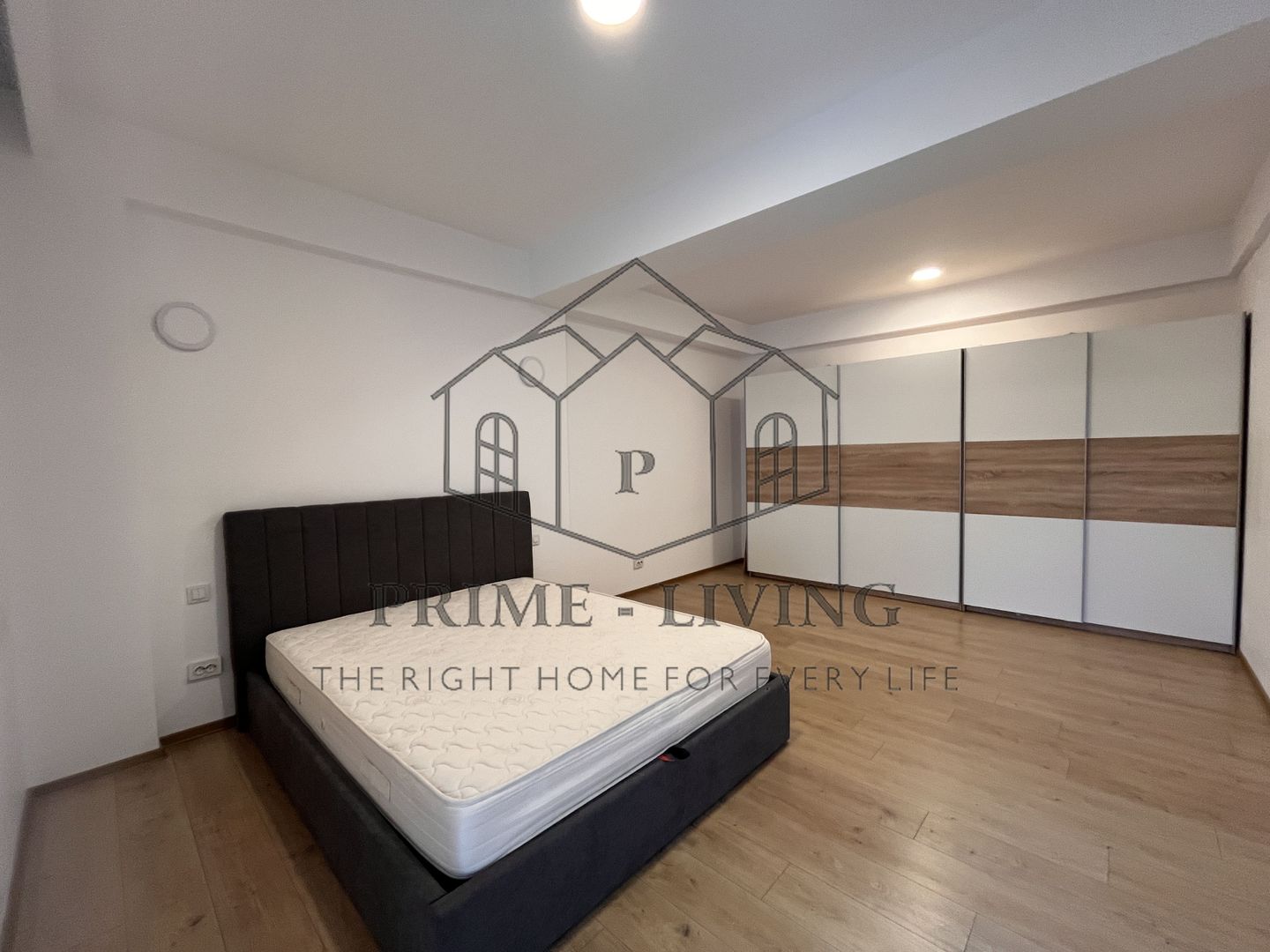 VILA INDIVIDUALA CU 4 CAMERE IN COMPLEX, LA INCHIRIERE IN ZONA PIPERA - Poză 8