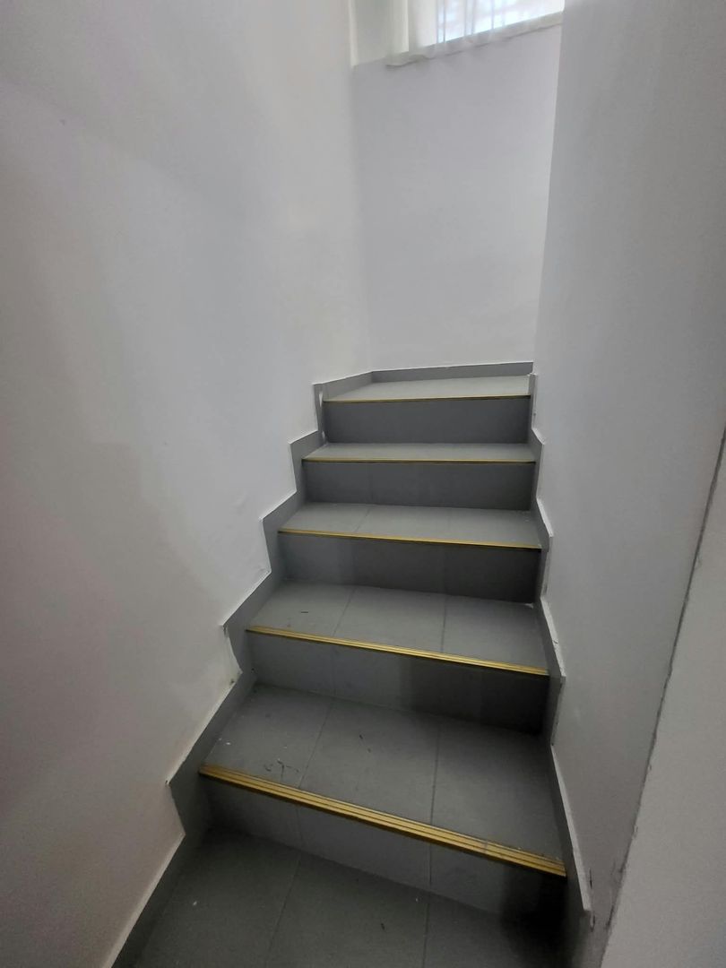 Casa de inchiriat. curte, centrala proprie, zona centrala. metrou 7min - Poză 7