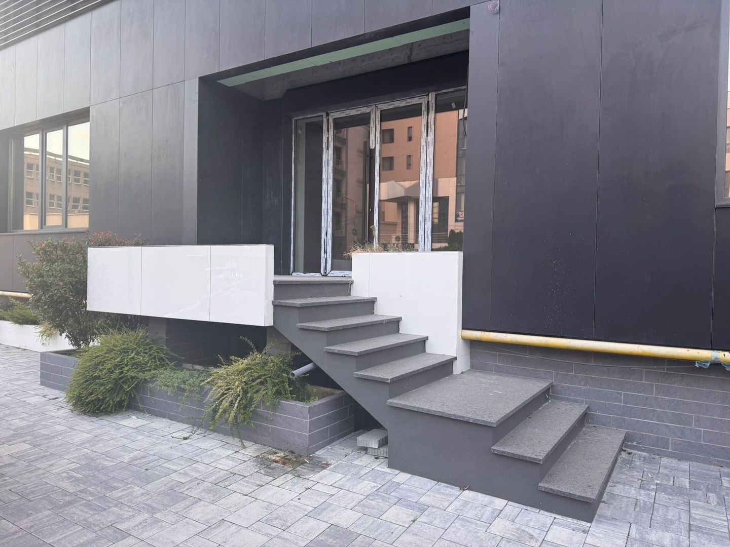 Spațiu comercial ultracentral - prima inchiriere - Poză 1
