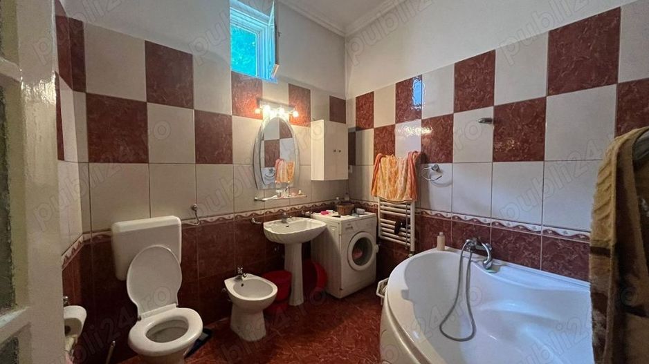 BRASADAS vinde casa cu 3 camere in zona ultracentrala. - Poză 3