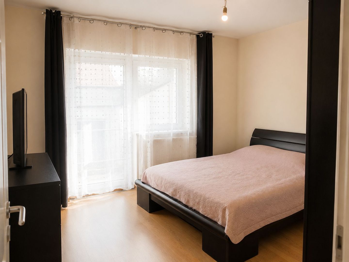 COMISION 0%, Apartament 3 Camere, Decomandat, 2 Bai, Mobilat, Bucovina - Poză 2