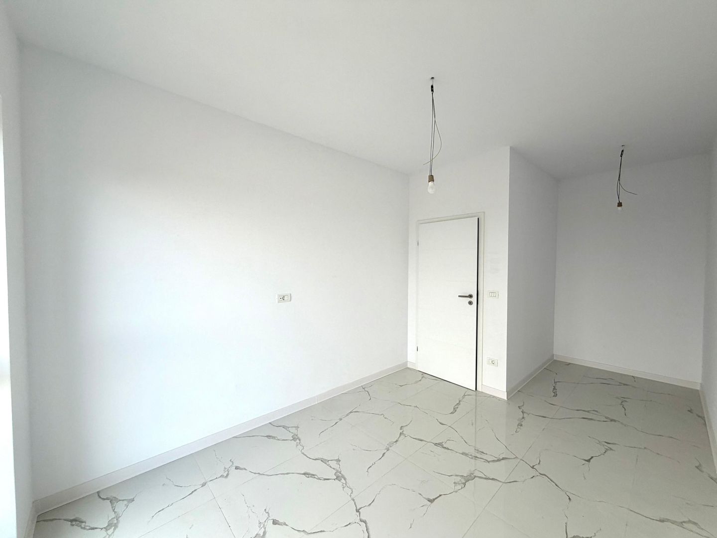 Apartament cu 3 camere  - 1850e/mp - Zona Hotel IQ - Giroc - Poză 7