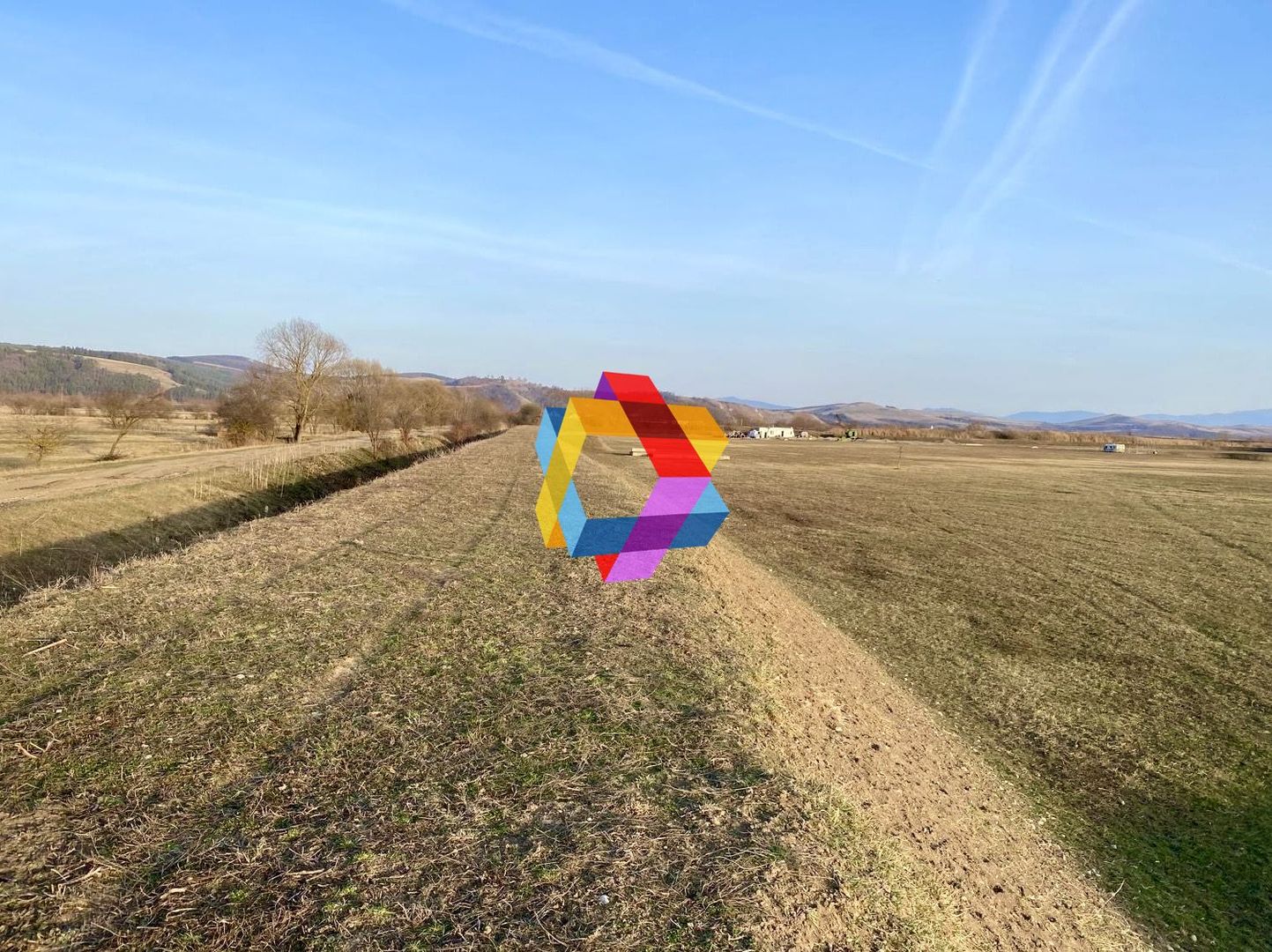 Teren 11 ha cu heleșteu 3 ha - Poză 4