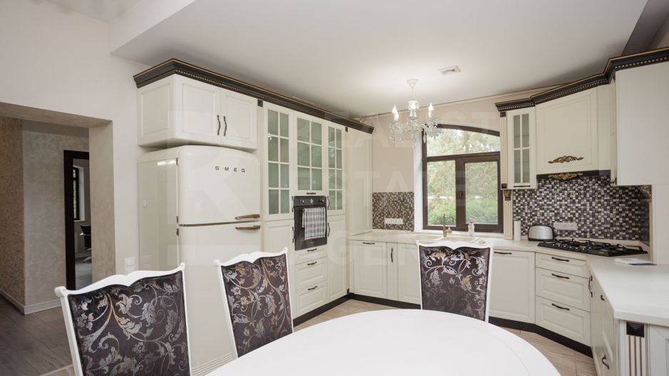 Vânzare, casă 370 mp, + 6 ari, 3 nivele, str. Ghidighici, Buiucani - Poză 13