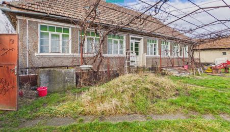 Casă cu teren generos, 4.000 mp, Chijic – Bihor